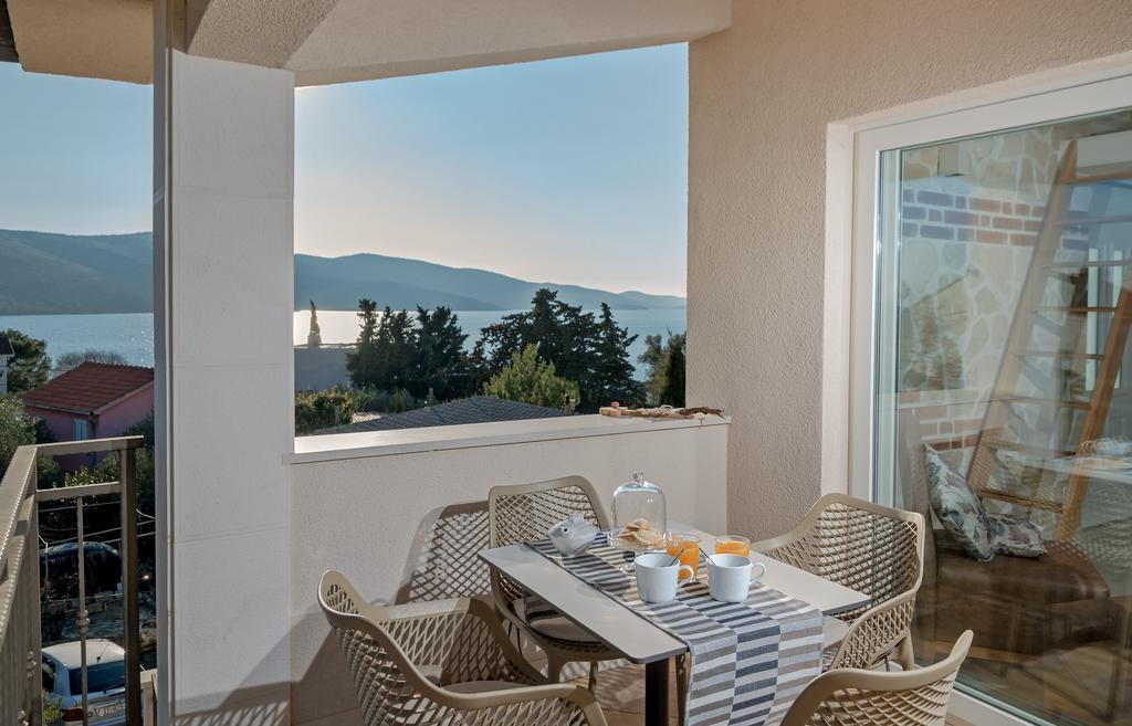 Arka Trogir Apartments - Seget Vranjica Esterno foto
