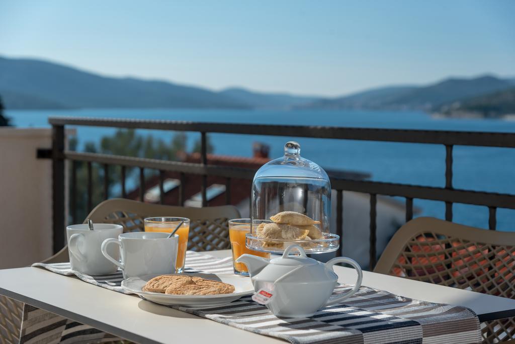 Arka Trogir Apartments - Seget Vranjica Esterno foto