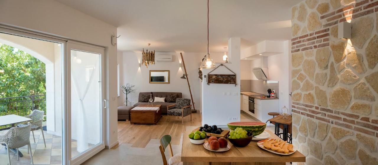 Arka Trogir Apartments - Seget Vranjica Esterno foto
